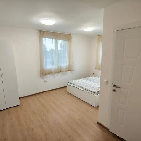 Three-bedroom House In Village, 20 Minutes From The Beach! فيلة