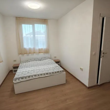 Three-bedroom House In Village, 20 Minutes From The Beach! * Livada