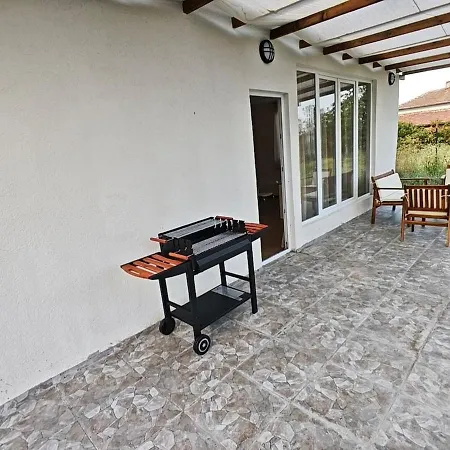 Three-bedroom House In Village, 20 Minutes From The Beach! فيلة *