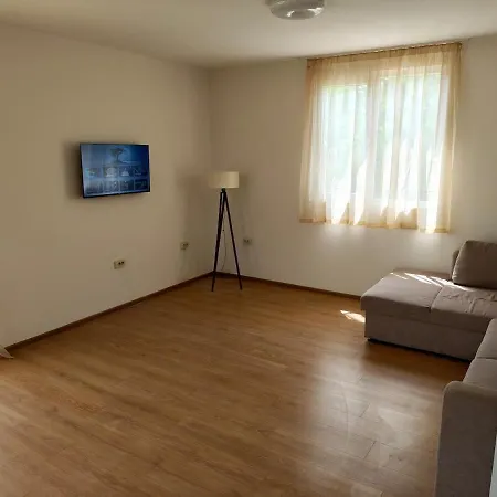 Three-bedroom House In Village, 20 Minutes From The Beach! * Livada
